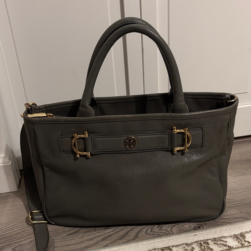 Tory Burch Jaden Horsebit Pebbled Leather Purse - Picture 10 of 16